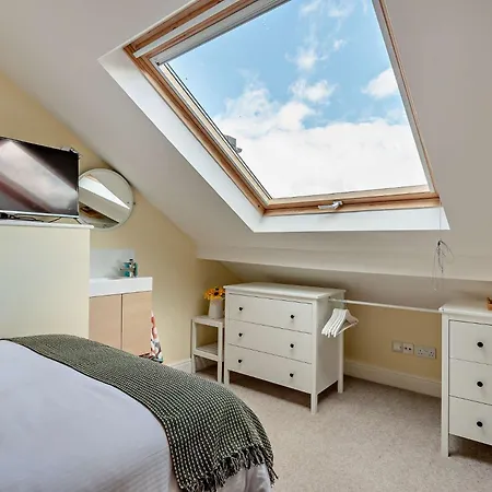 3 Bed In 95032 *