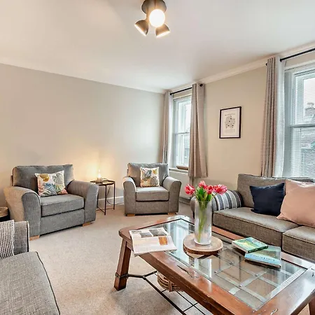 3 Bed In 95032