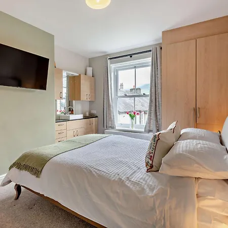 3 Bed In 95032 *